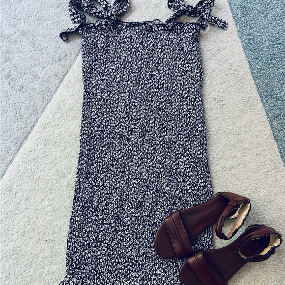 in loom Dresses & Skirts - in loom Black and White Smocked Dress